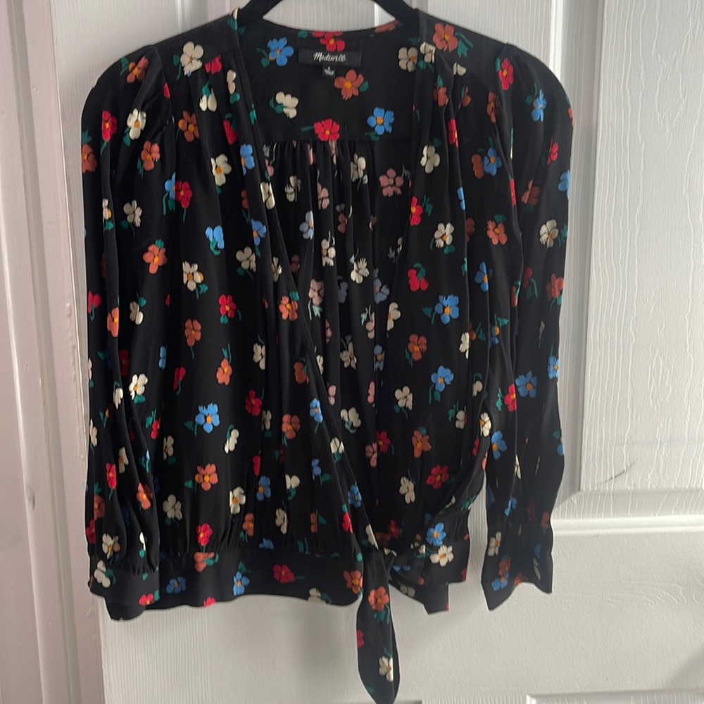 Madewell black blouse with flowers size small. Great condition.
